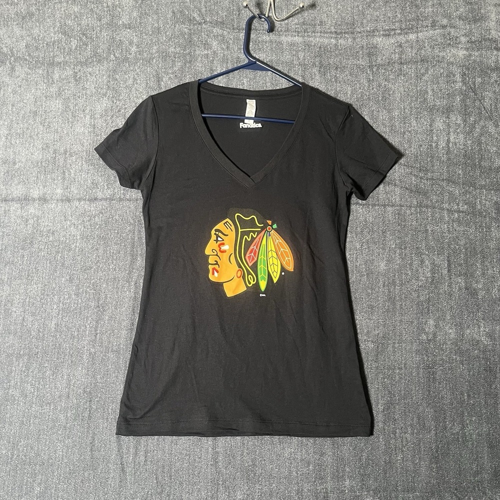 Chicago Blackhawks Womens V Neck Fanatics Shirt Size Small